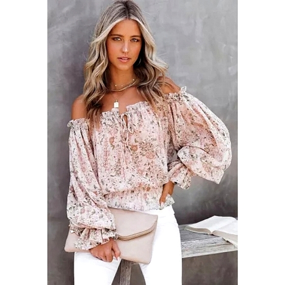 LAST ONE! Plus Size Off The Shoulder Floral Top - Picture 3 of 6